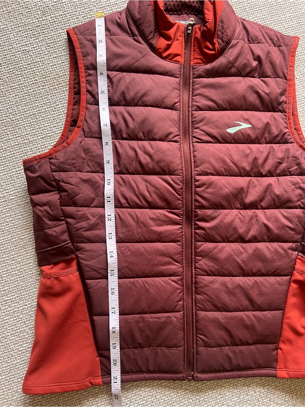 Brooks Women’s Maroon and Red Quilted Running Vest Size M - Picture 6 of 15